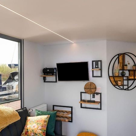 Hotel Beautiful Houseboat In Marina Of Volendam Exterior foto